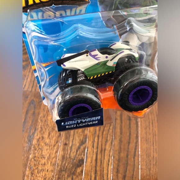 Hot Wheels Monster Trucks x Disney Pixar Buzz Lightyear - 1:64 Scale - NEW!! - Picture 3 of 5